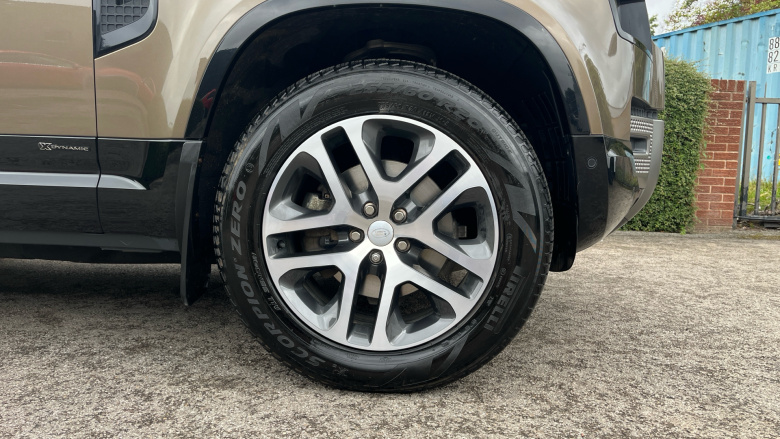 Land Rover Defender 3.0 D250 X-Dynamic S 90 3dr Auto Diesel Estate